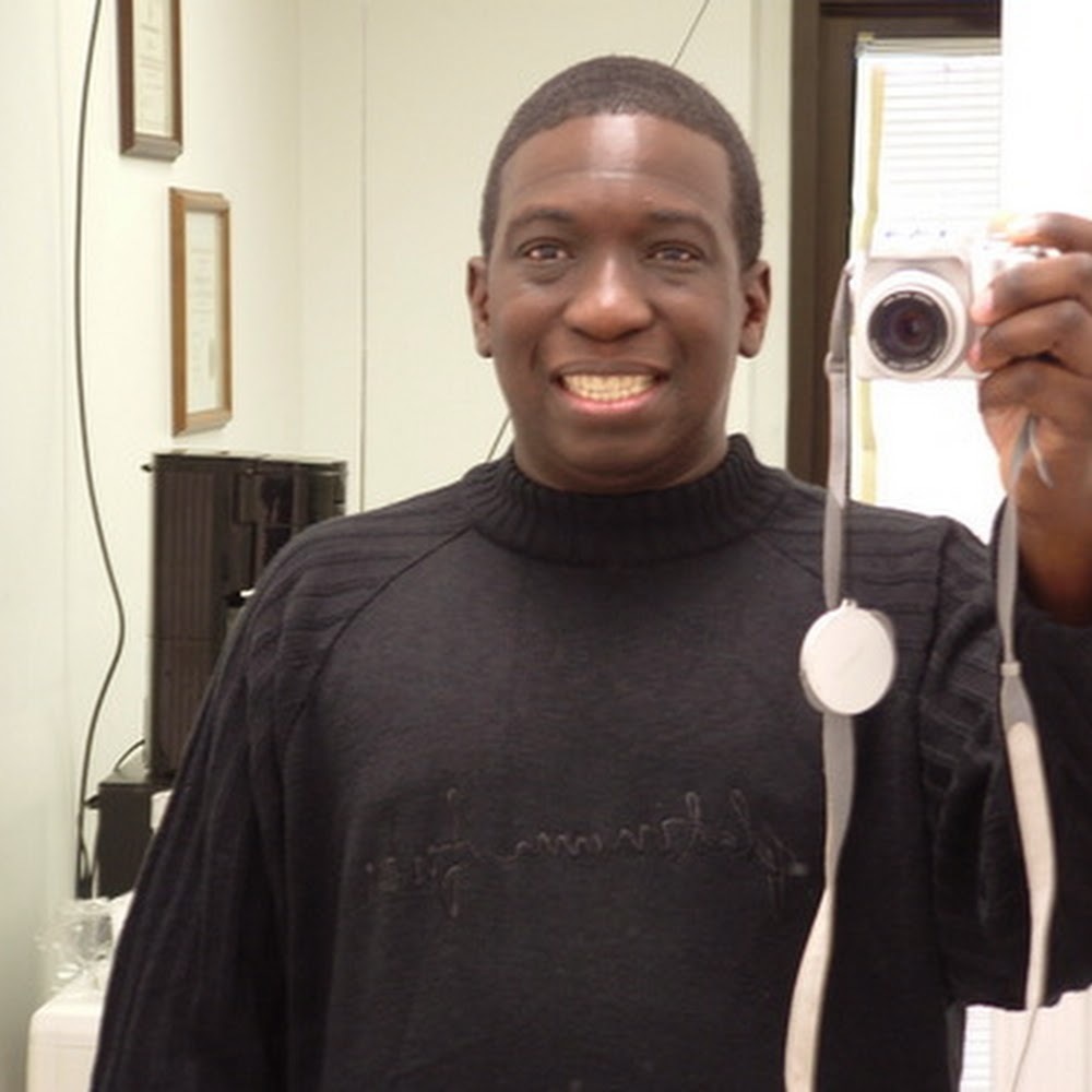 Meet your Posher, Derrick